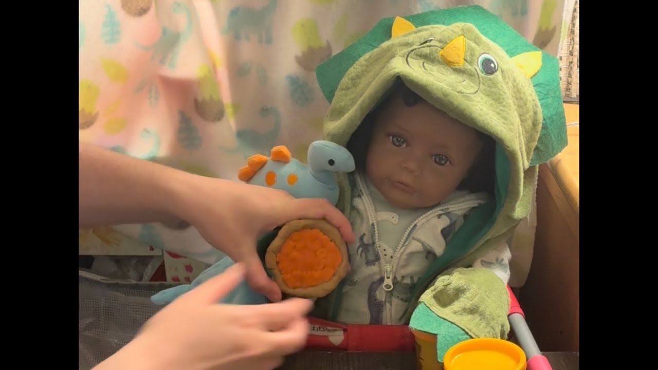 Играем в кулинарию с куклой-реборн Рози: тыквенный пирог на День благодарения — рецепт еды для ку...