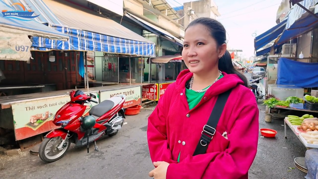 Chuyến Hàng Đầu Năm Đi Nội Địa , Nhận Gỗ Nén Ở Cảng Quốc Hằng ( Đồng Nai).