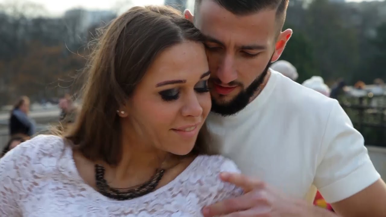 Melitta Siomos & Luis Duarte - Dancing Bachata Sensual in Paris Eiffel Tower