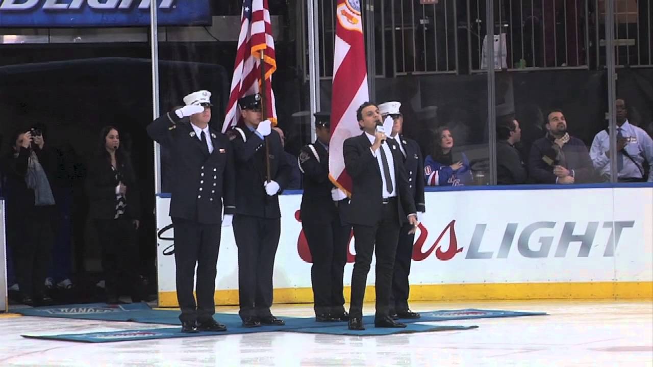 ALFIO sings US National Anthem - Madison Square Garden