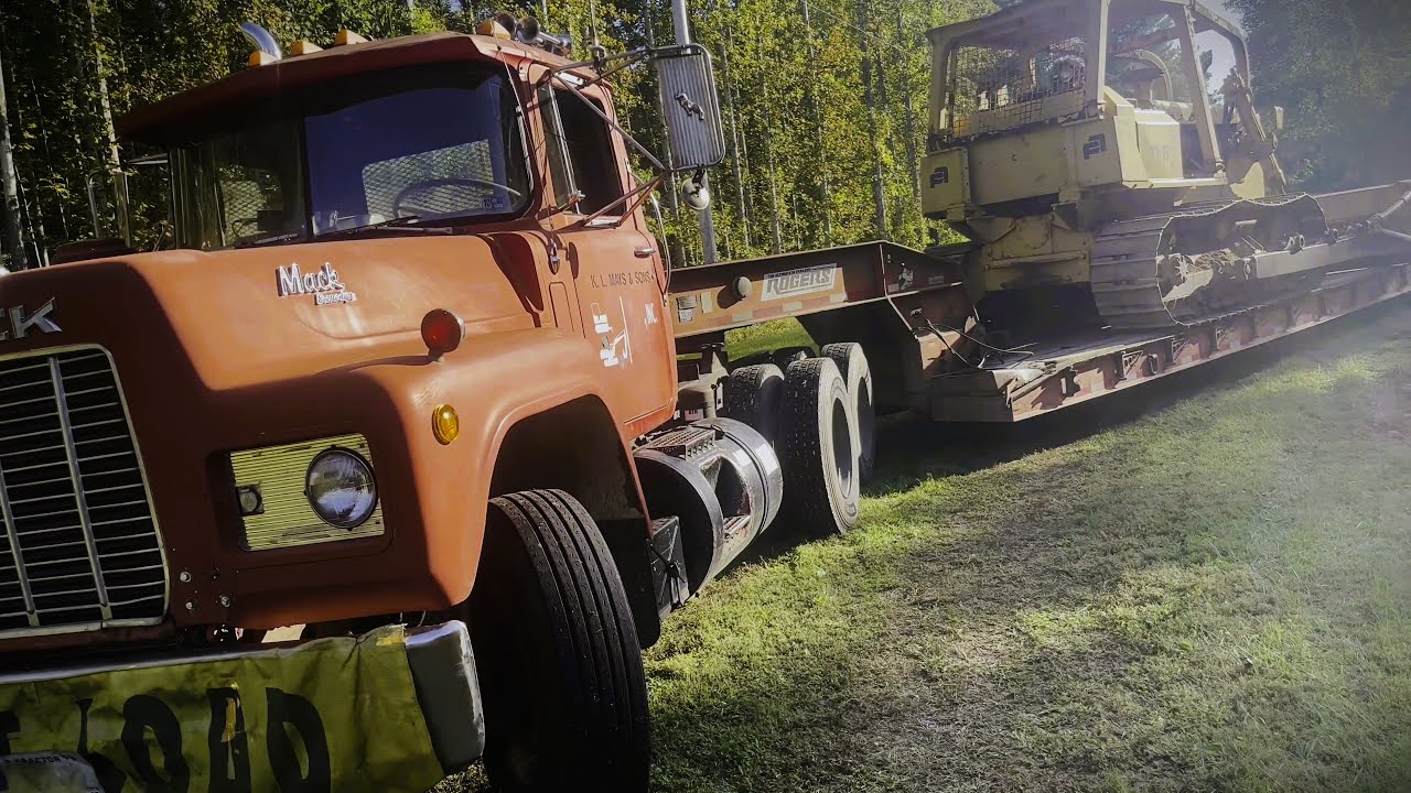 Mack R600 Moving HD11 Allis Chalmers