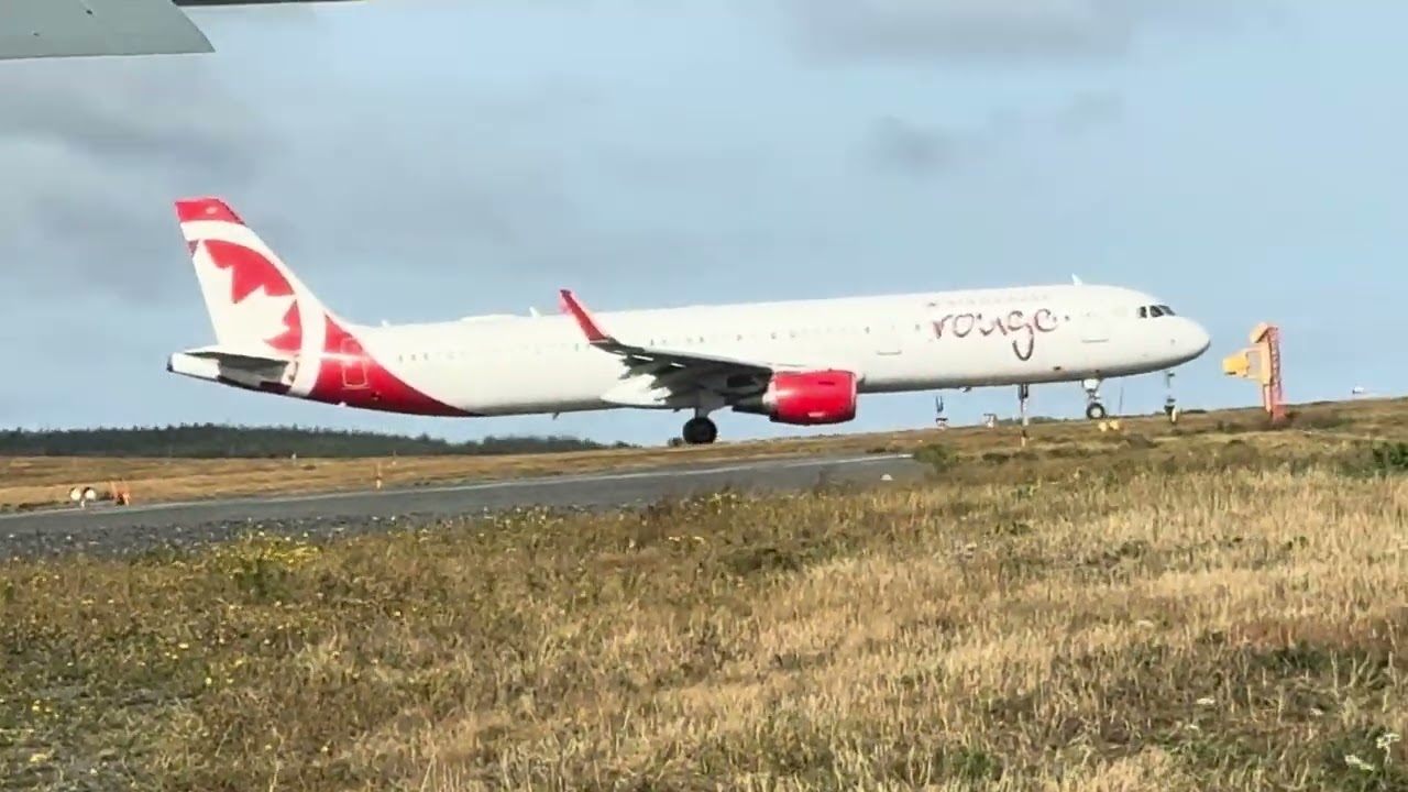 Air Canada Rouge Airbus A321-211 Takeoff From St. John's International Airport (YYT/CYYT)