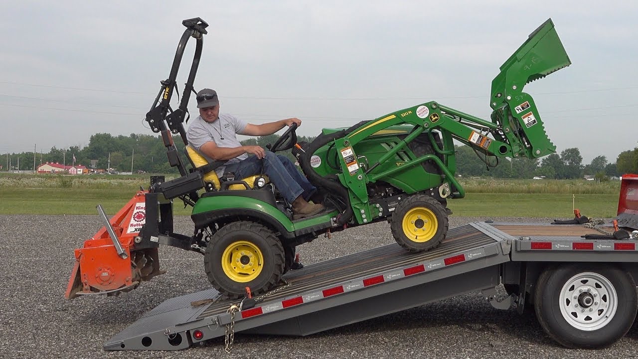 Another Dream Trailer! 28' Hydraulic Jack & Power Dovetail Trailer! Truck & Trailer Tuesday!