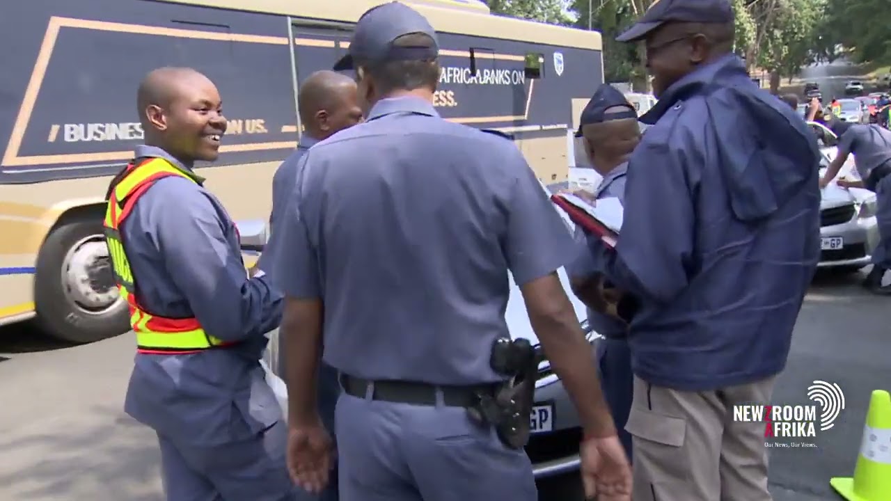 'Senior SAPS officers are hired without security clearance'