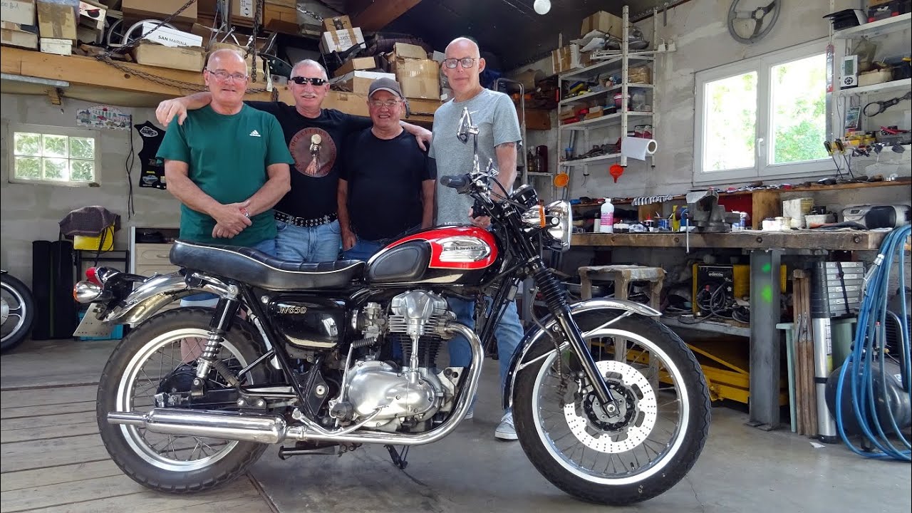 la  W 650  de mon pote