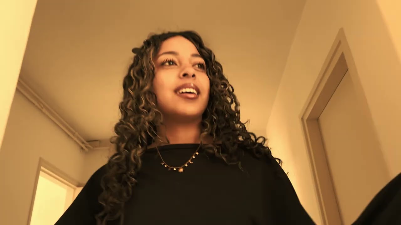 Wat Blijft - Een Innerlijk Portret - Short Film by Kayen Thodé