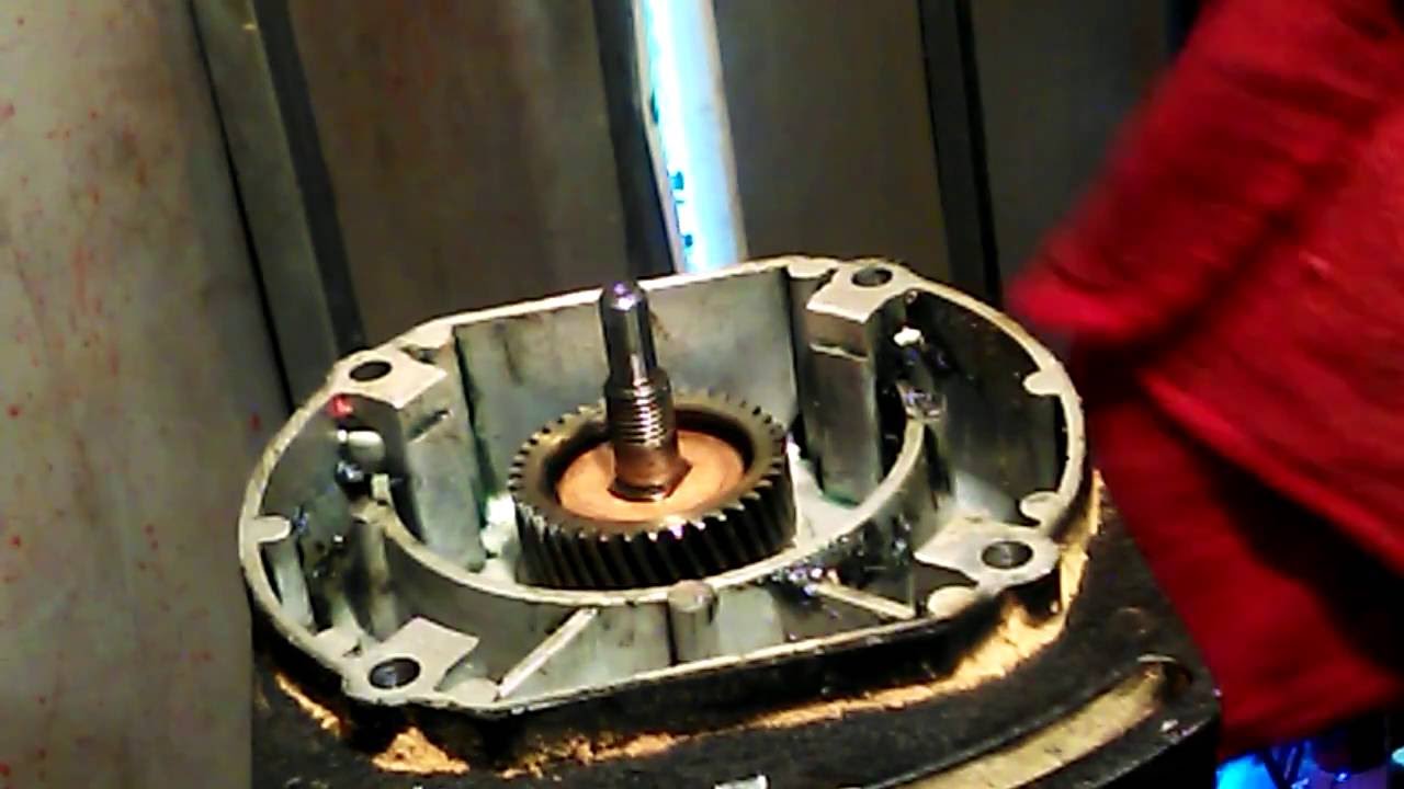 ShopCraft Radial Saw, Part 2: Arbor Bearing replacement