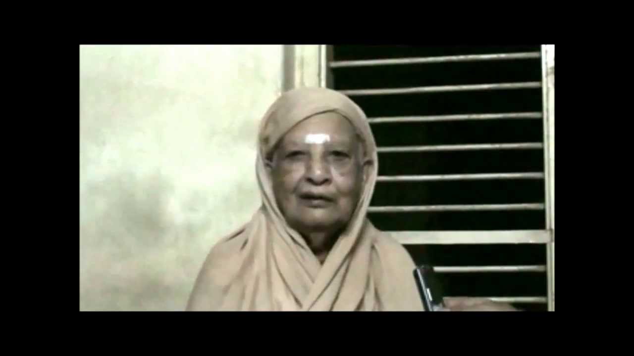 Experiences With Maha Periyava: By  Kumbakonam Srimathi Lakshmikantha Sarma