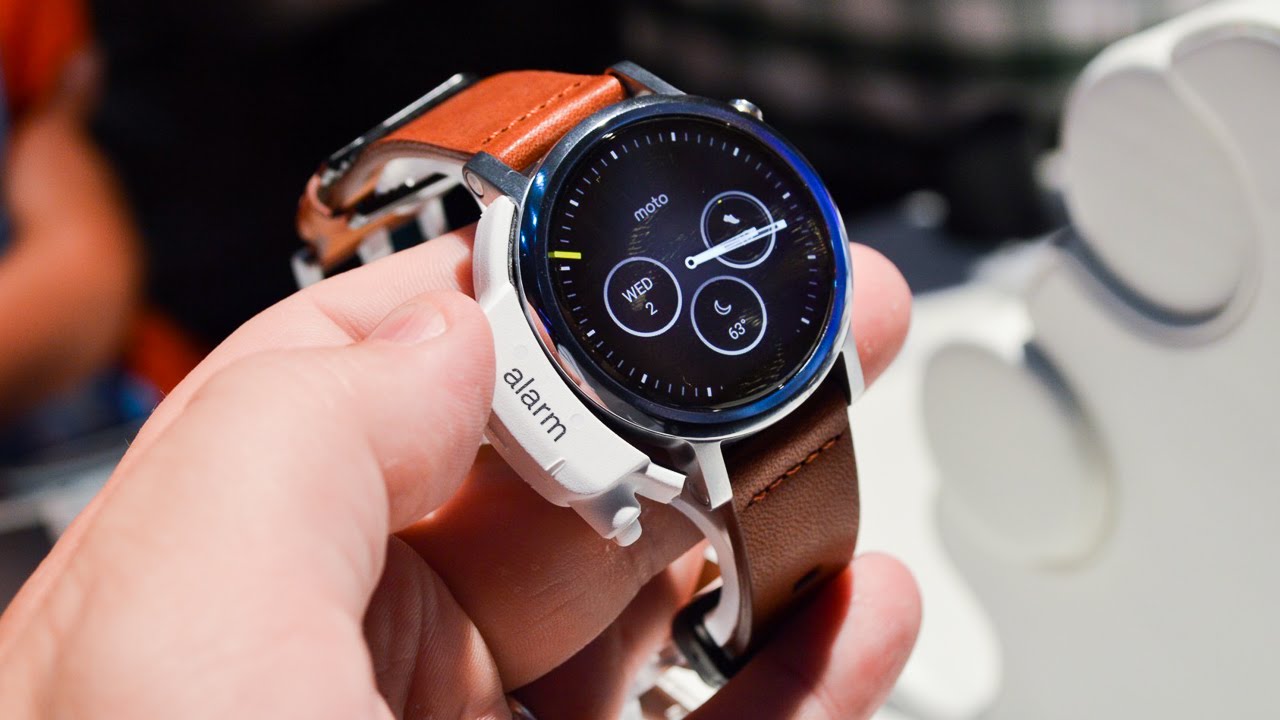 Check out the New Moto 360! (IFA 2015)