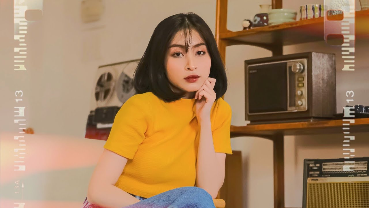 BẤT BÌNH THƯỜNG - WHEE! (Official 4K Music Video) | Và trong mơ anh hái bông hoa anh cài lên tóc em