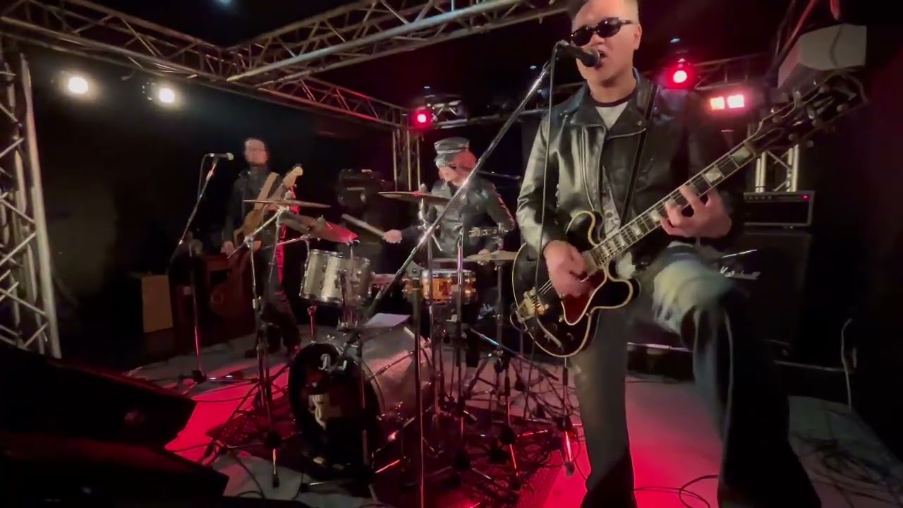 holiday inn Cambodia （Dead Kennedys） / KatsClaw