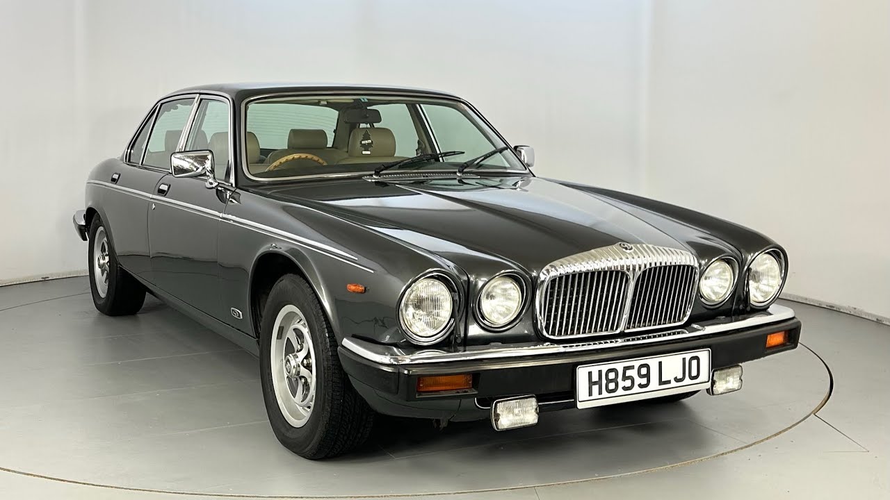 Daimler Double Six - Japanese Import