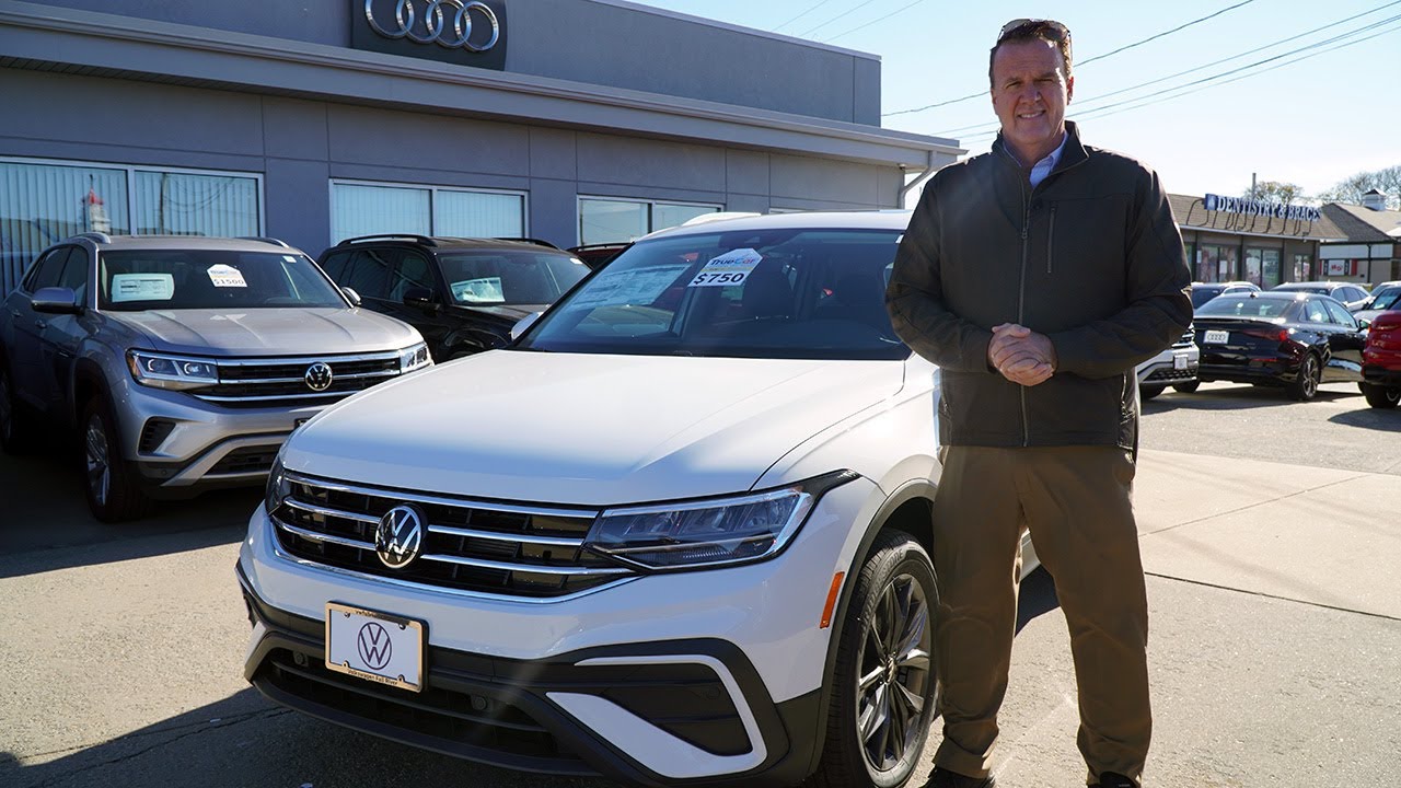 Volkswagen Tiguan SE 2022 года, белый | Видеообзор с Шоном