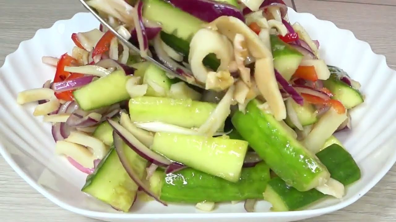 Этот Салат из КАЛЬМАРОВ с ОГУРЦОМ, и без  МАЙОНЕЗА ! ПОКОРЯЕТ своим Вкусом !