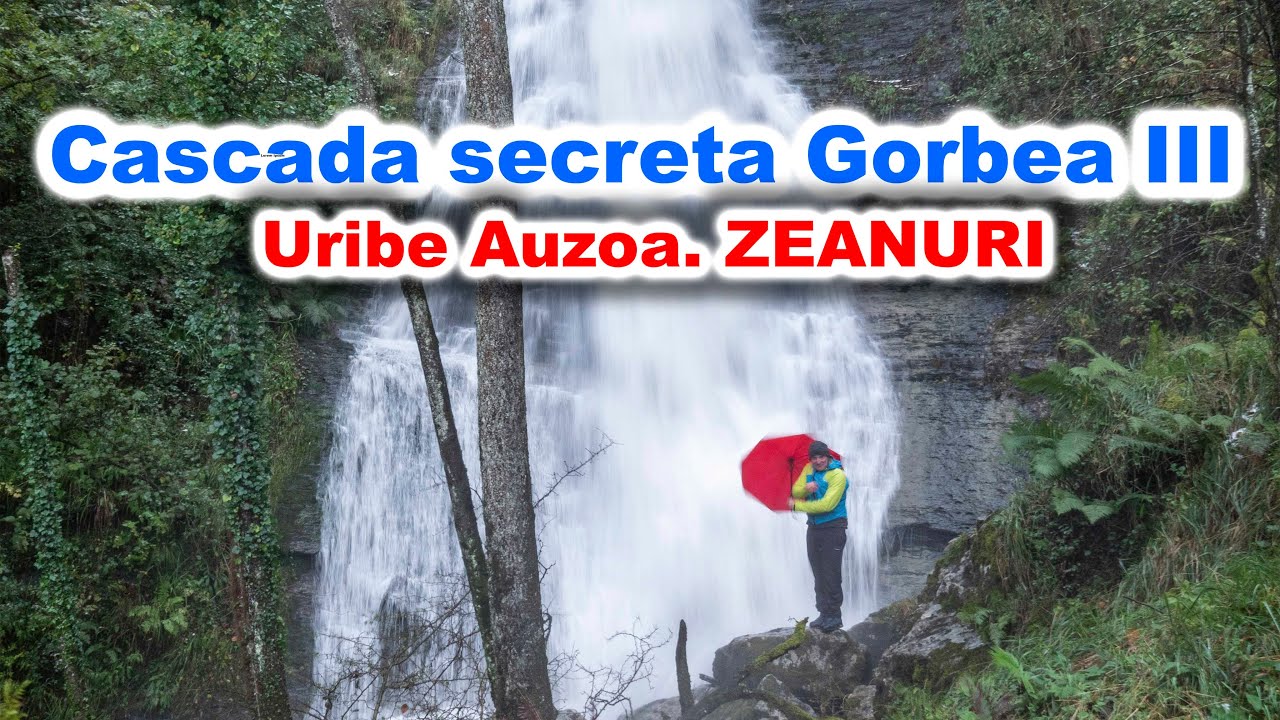 Cascada secreta Gorbea otoño en Zeanuri.