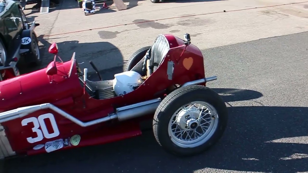750 Formula and Historic 750 Formula from Mallory Park 2022