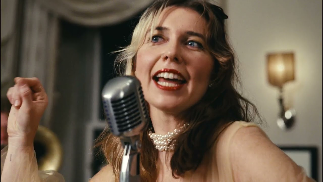 Sweet Megg - Santa Baby (Official Music Video)