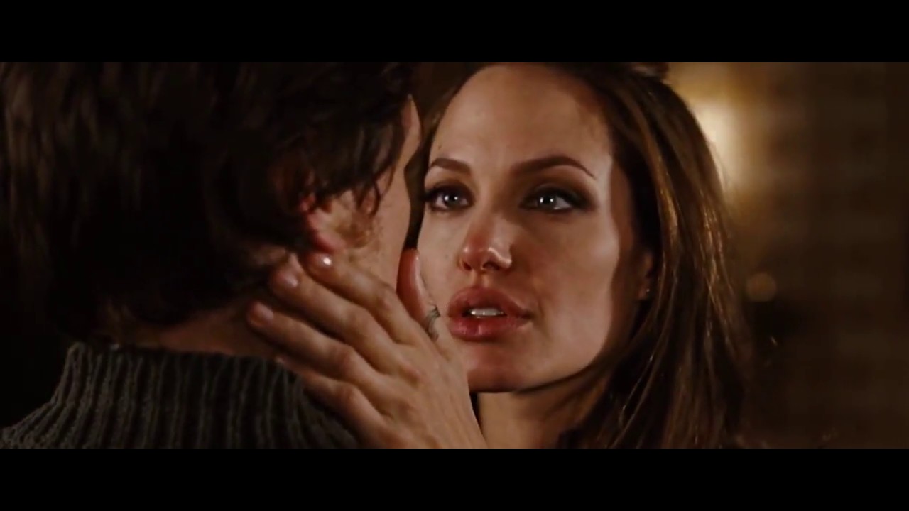 Wanted - Wesley and Fox First Kiss Scene