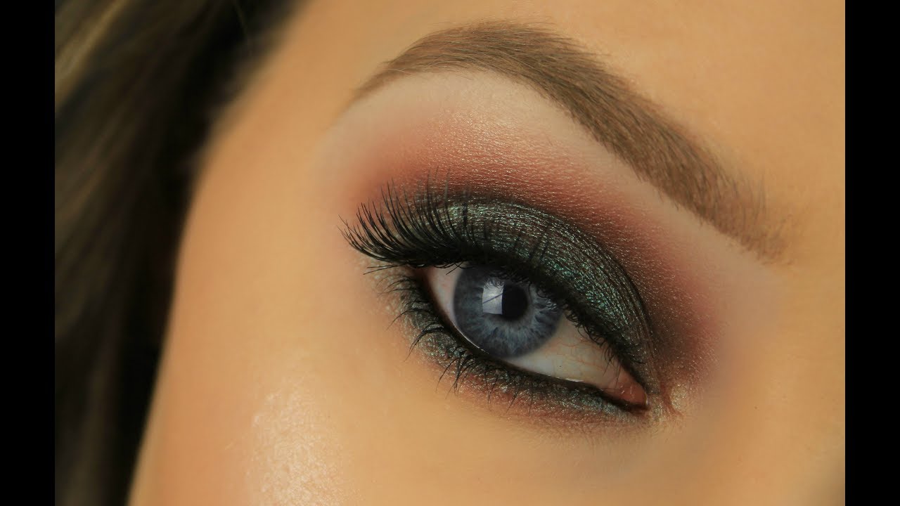 Beginners Dramatic Smokey Eye using just 1 Brush and 1 Eyeshadow!