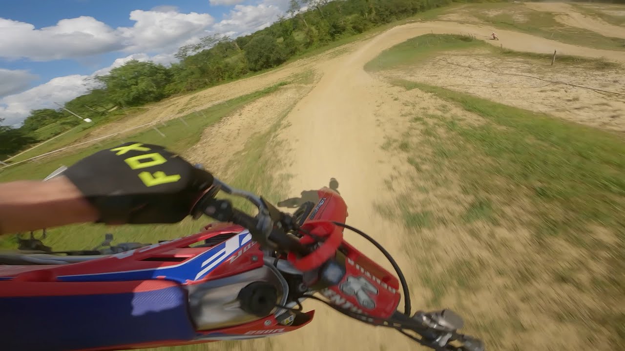 Roulage au motoclub de cauneille, gros whip !!!