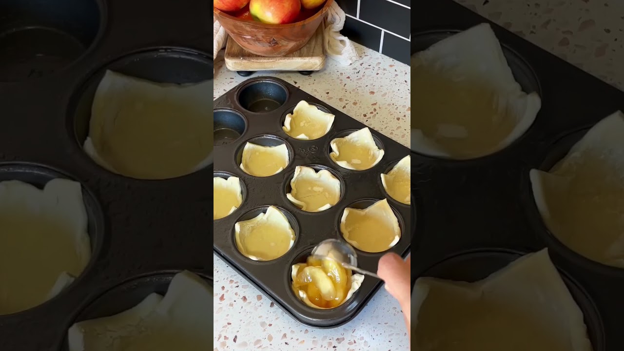 Mini apple pies with puff pastry