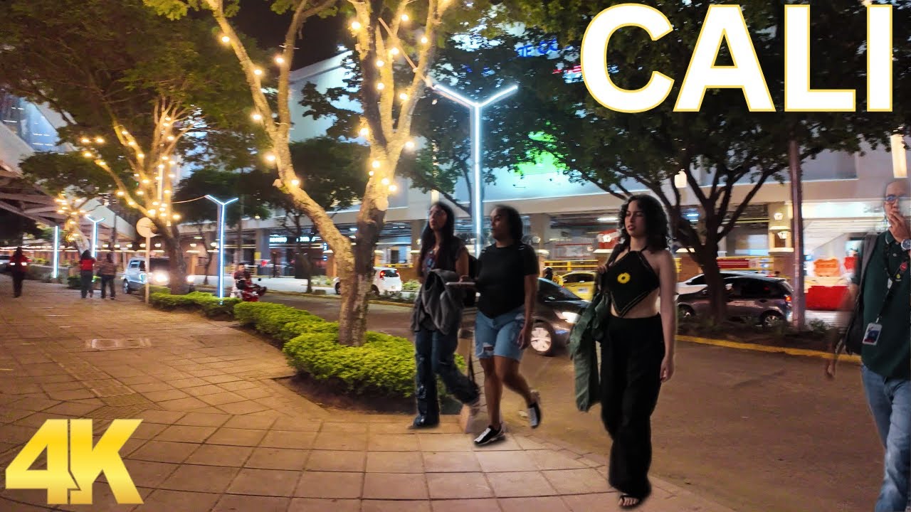 4K Cali Colombia Night Walk - Chipichape 2026