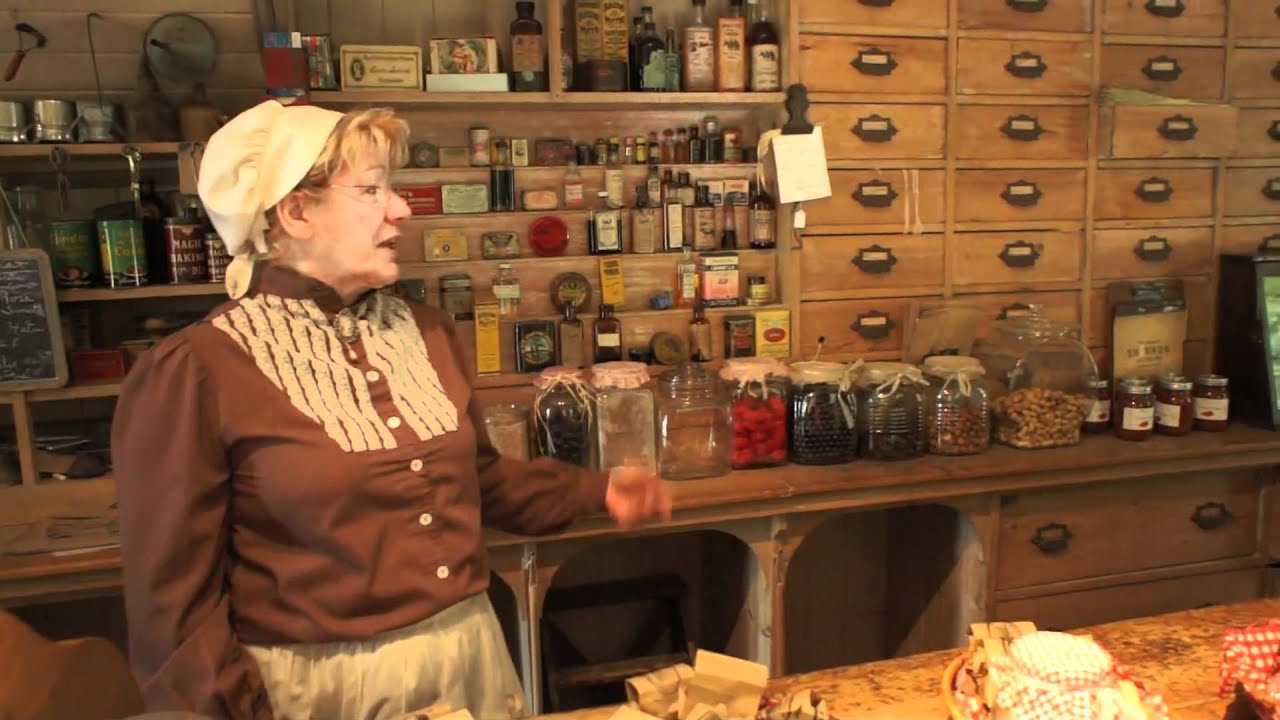 Le magasin général du Village Québécois d'Antan