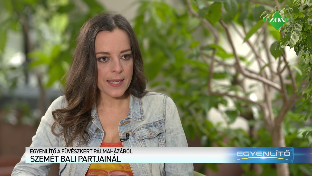 A s&aacute;rga ruh&aacute;s l&aacute;ny - Harmincz Rita