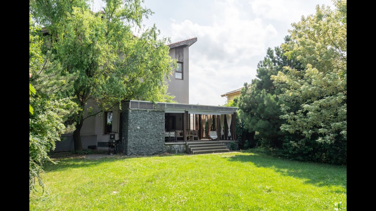 Vila de lux zona Iancu Nicolae Jolie Ville Pipera Bucuresti Romania. VANDUTA!