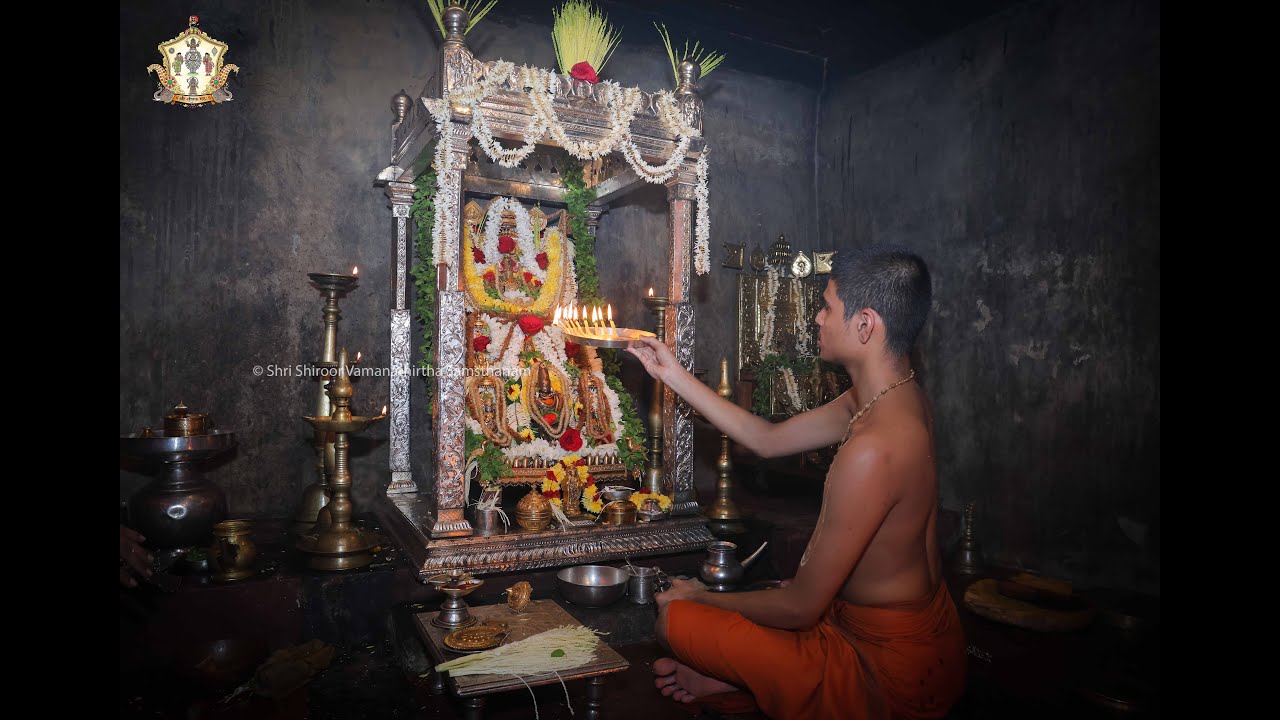 Ratri thottilu pooje  Live Stream from uttaradhi matha trippleclane
