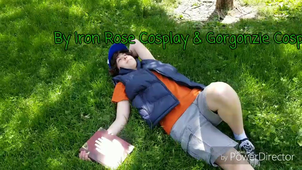 Dipper and Mabel Gravity Falls Cosplay Music Video