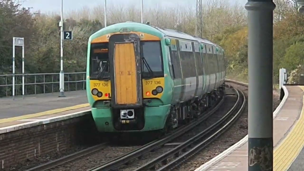 Few Trains at Ford 27/10/25 is Only mpv and few 377s