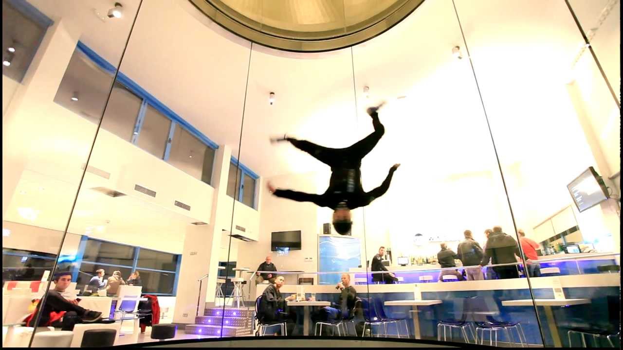 pro-flyers  volando en tunel del viento / wind tunnel Empuriabrava windoor-realfly