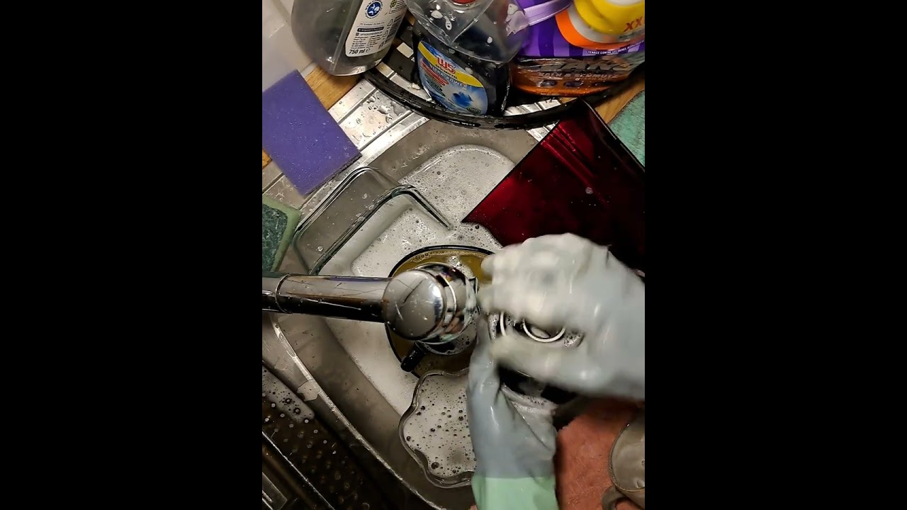 Come finger the strainer with me 🫦💦🧼🔊 #therapy #dishes