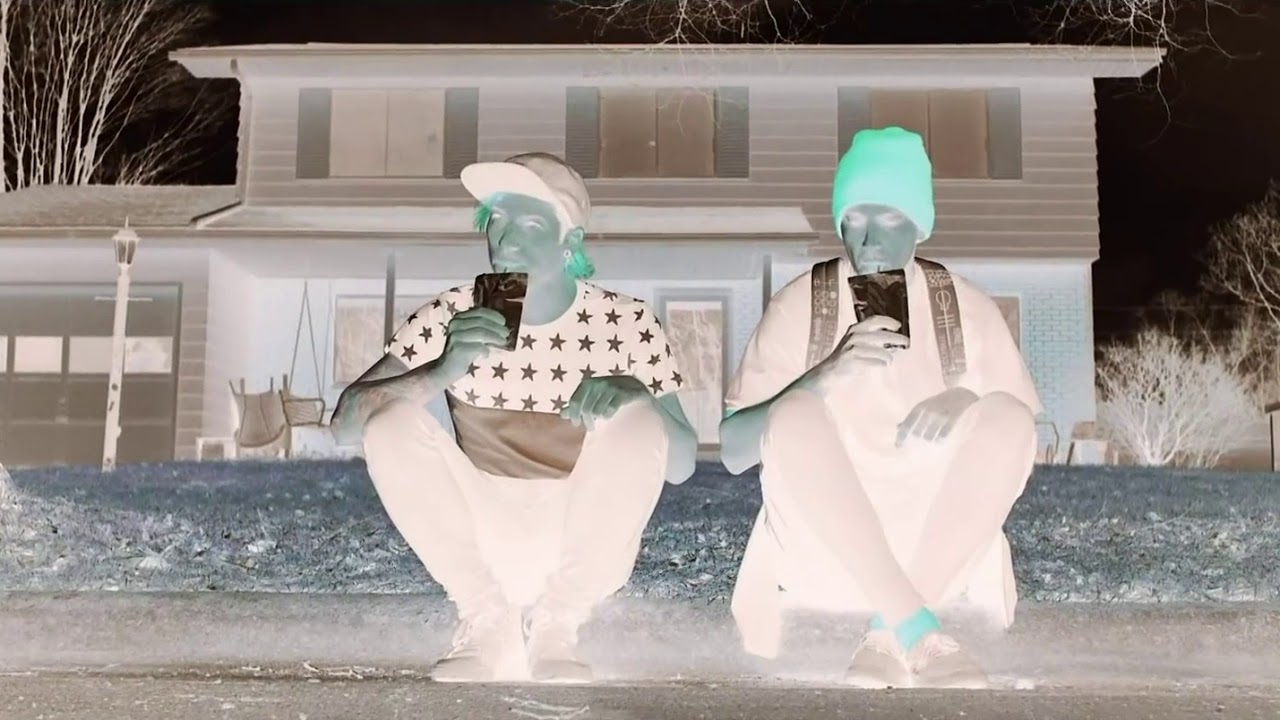 twenty one pilots: Stressed Out [OFFICIAL VIDEO] | CISUM - reversed music