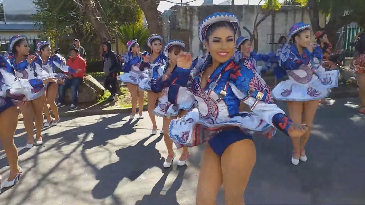 Chicas bailando caporales 16 (Kalamarka - Sabor caliente picante)