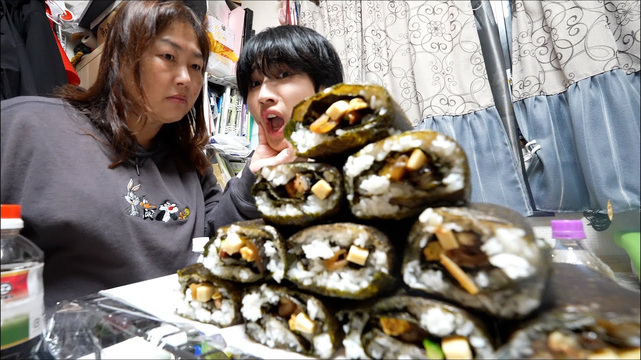 弟が入院しそうなのでお母さんが巻き寿司大量に買っちゃった。。。