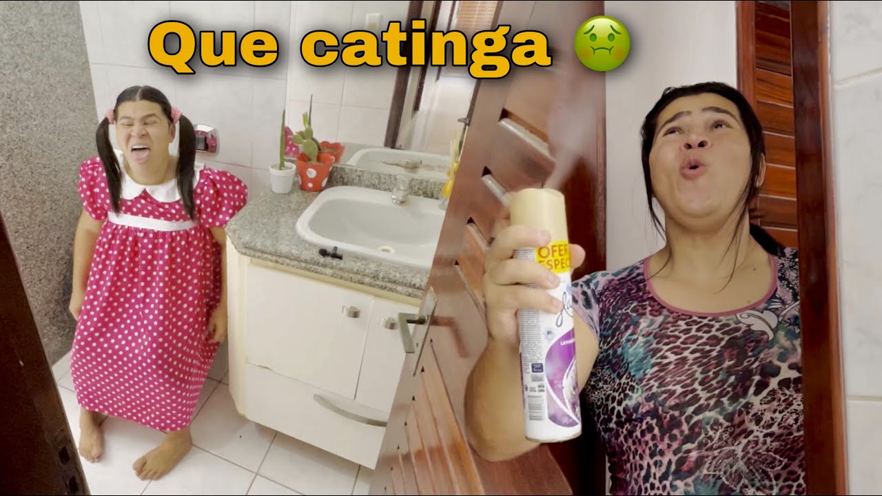 Ketley n&atilde;o sabe limpar o popo - desenrola passa e joga no cestinho Trend