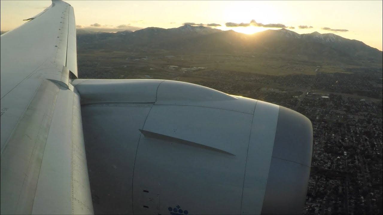 KLM 787-9 Landing in Salt Lake City at Sunset
