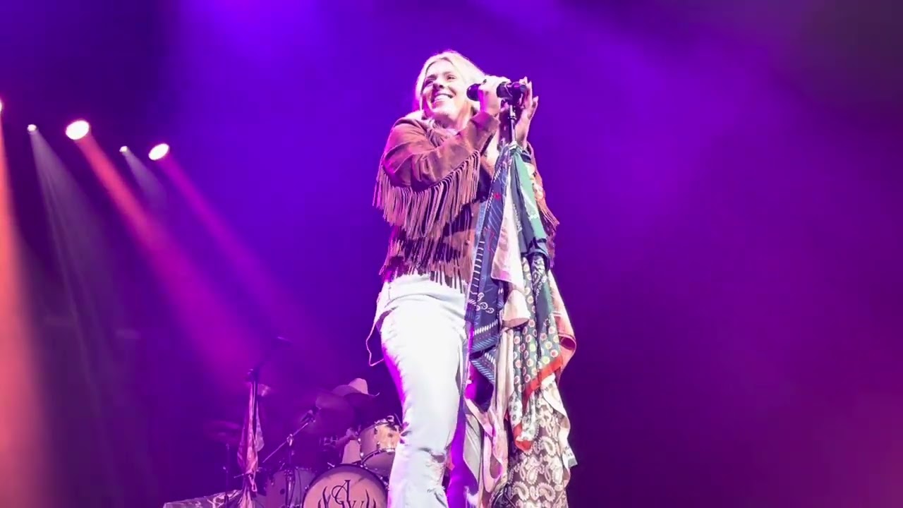 Anne Wilson - God & Country (Live) - Toyota Oakdale Theatre, Wallingford, CT - 3/15/24