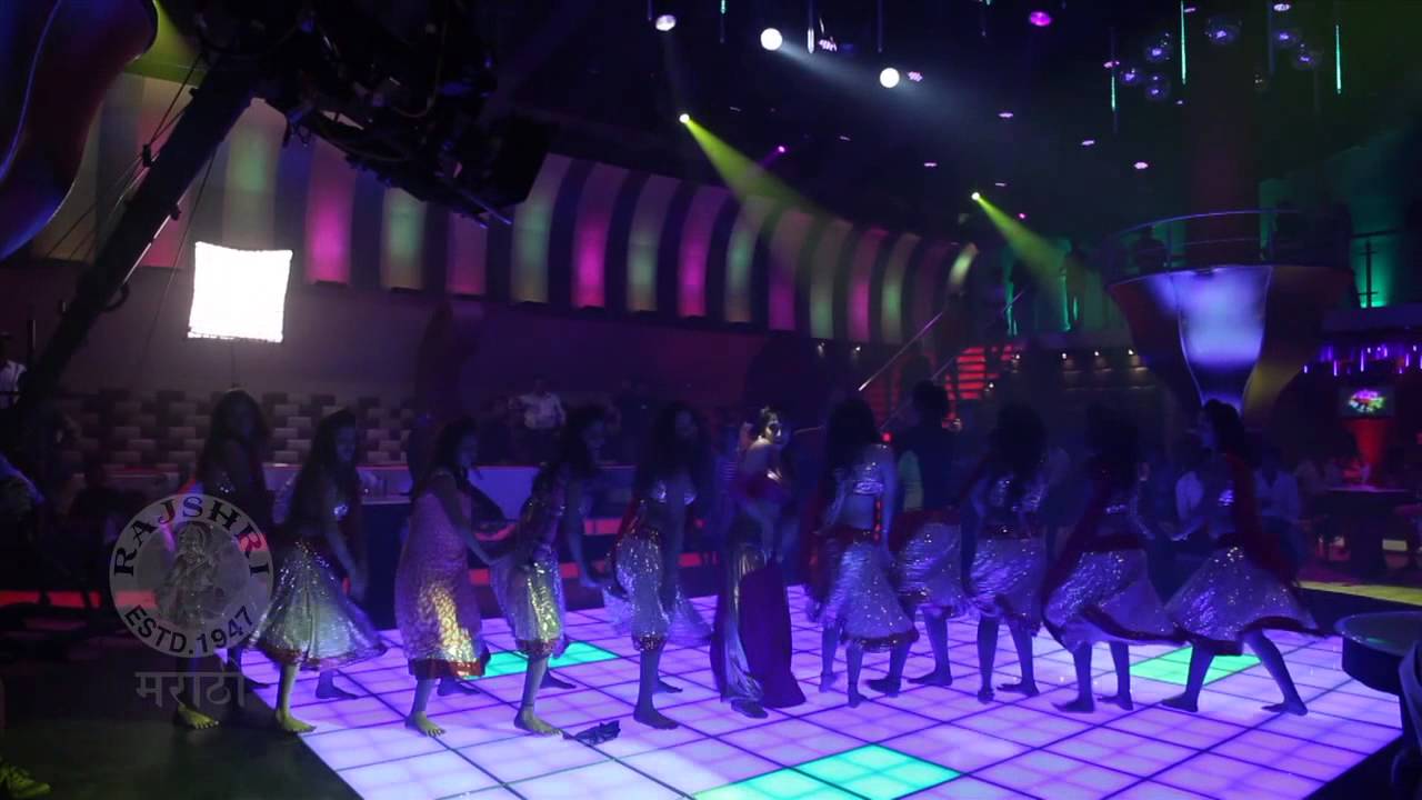 Wanted Bayko No. 1 - Item Song On Location With Makarand Anaspure, Tejswini Lonari, Sayaji Shinde!