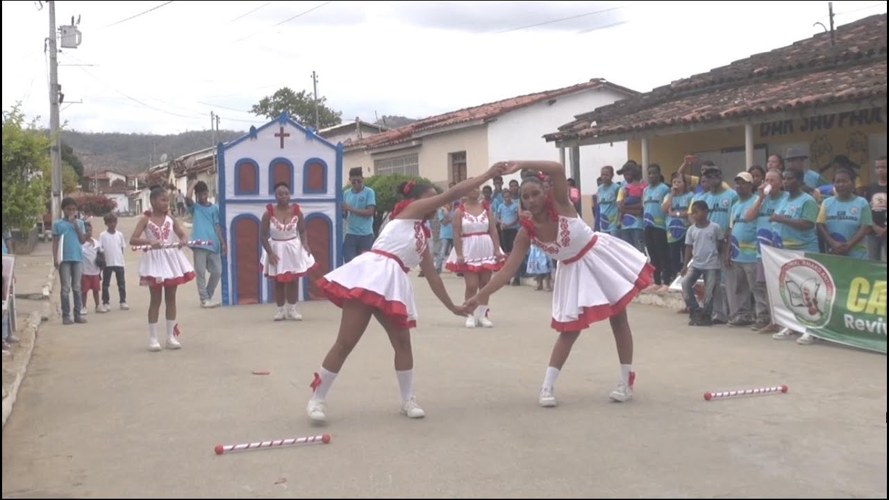 Desfile do Colégio Centro Educacional Amaro Antônio Rocha ( EM  CAMPINARANA )