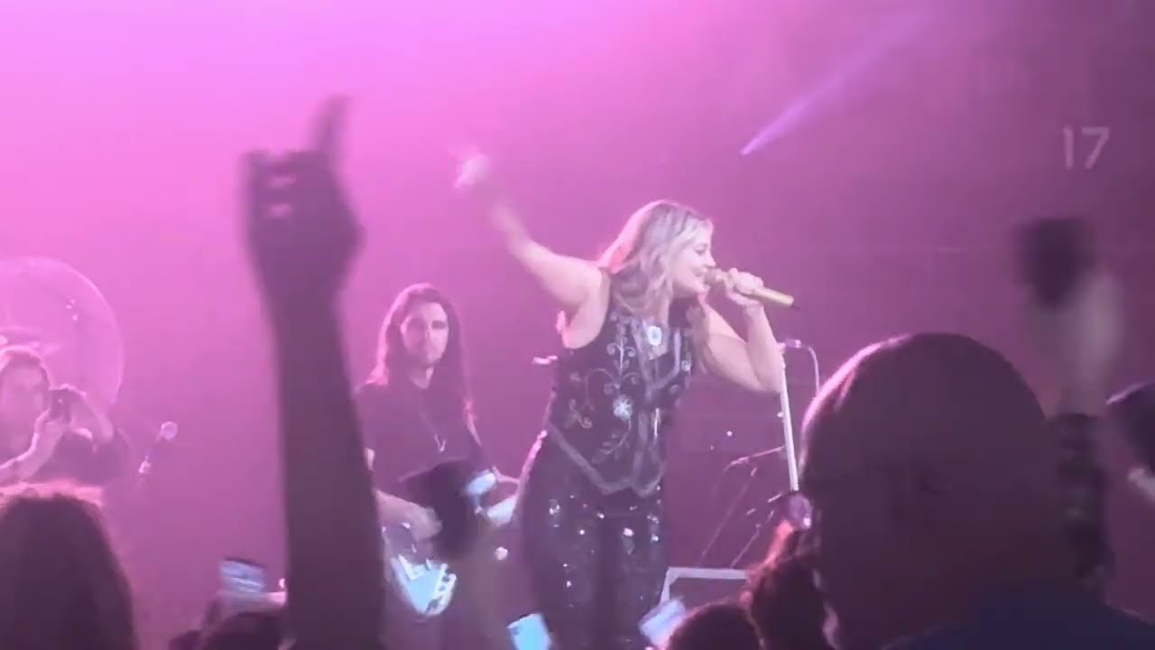 Lauren Alaina live Road Less Traveled February 2026