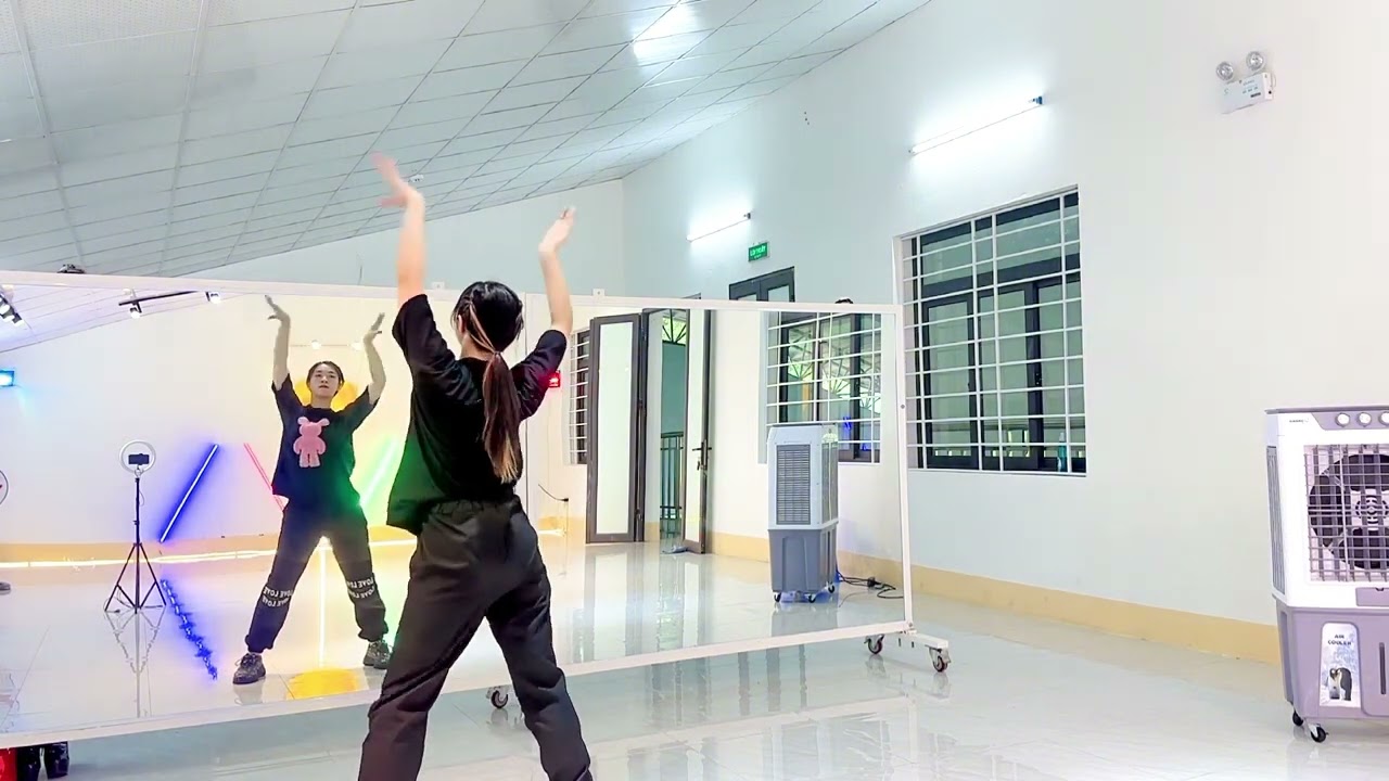 ON THE FLOOR / Bài nhảy mẫu dành cho trẻ mầm non và tiểu học / Choreo Thanh Lam