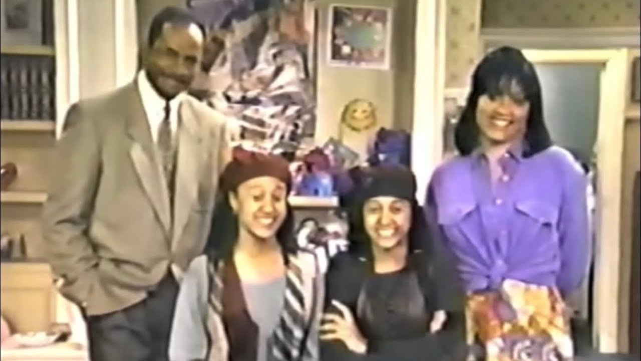 Tia, Tamera, Lisa and Ray host TGIF - 11/25/1994