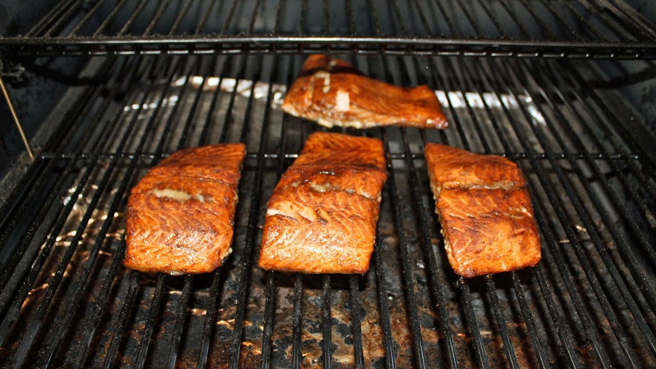 Smoked Salmon Fillets / Traeger Outdoor Grill