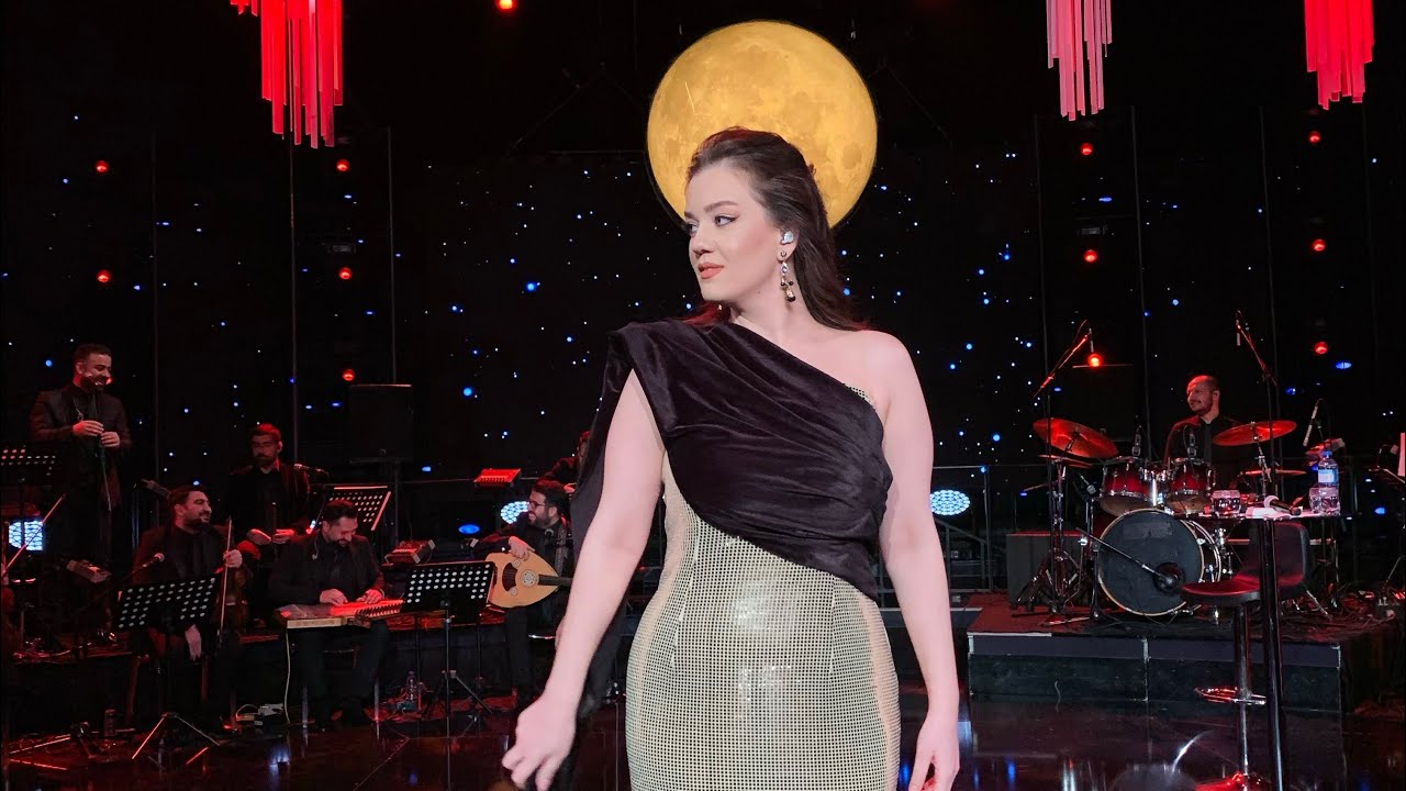 Merve Kayacan Zülüf Dökülmüş Yüze