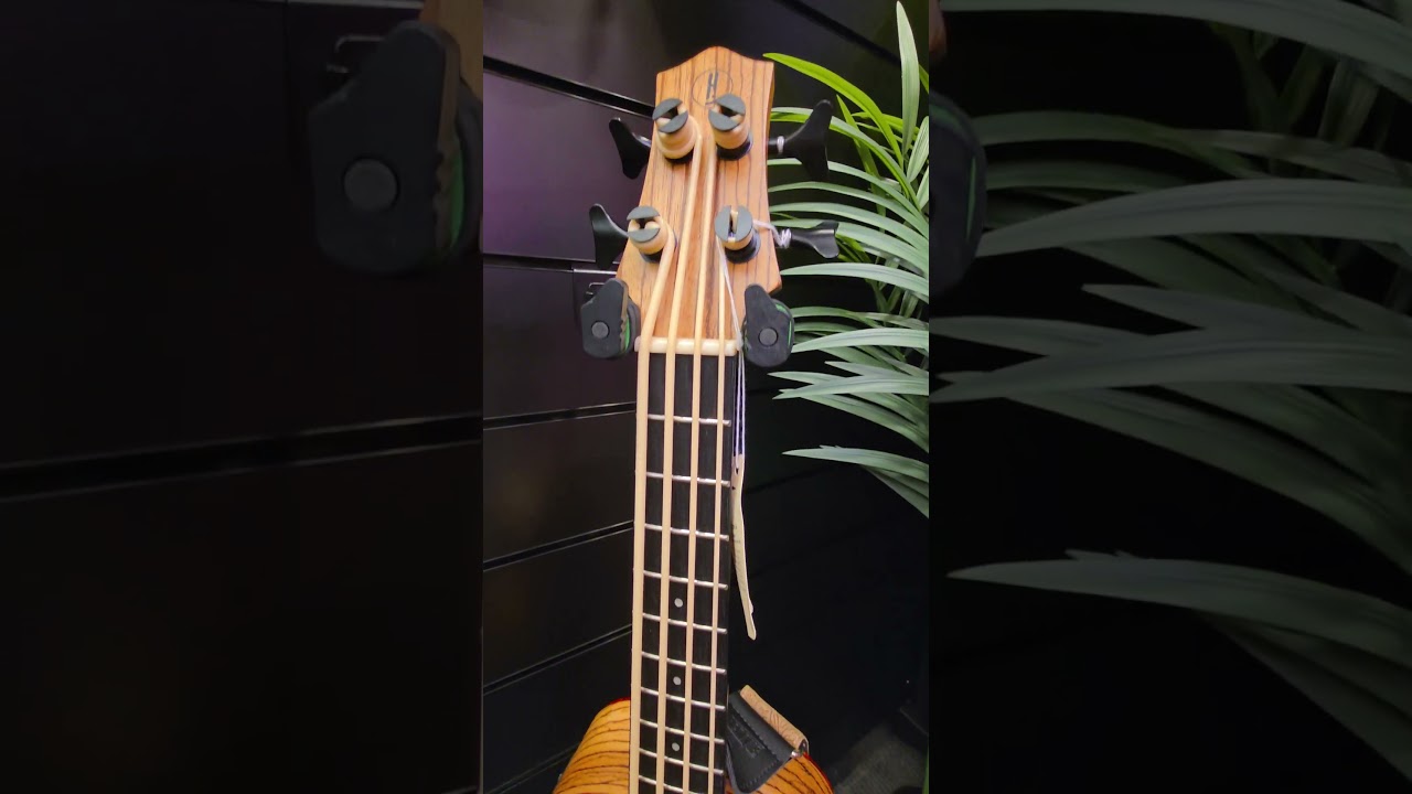 Basowe Ukulele z gumowymi strunami Henry's Guitars #GitarowaMgła #GuitarSummit2025