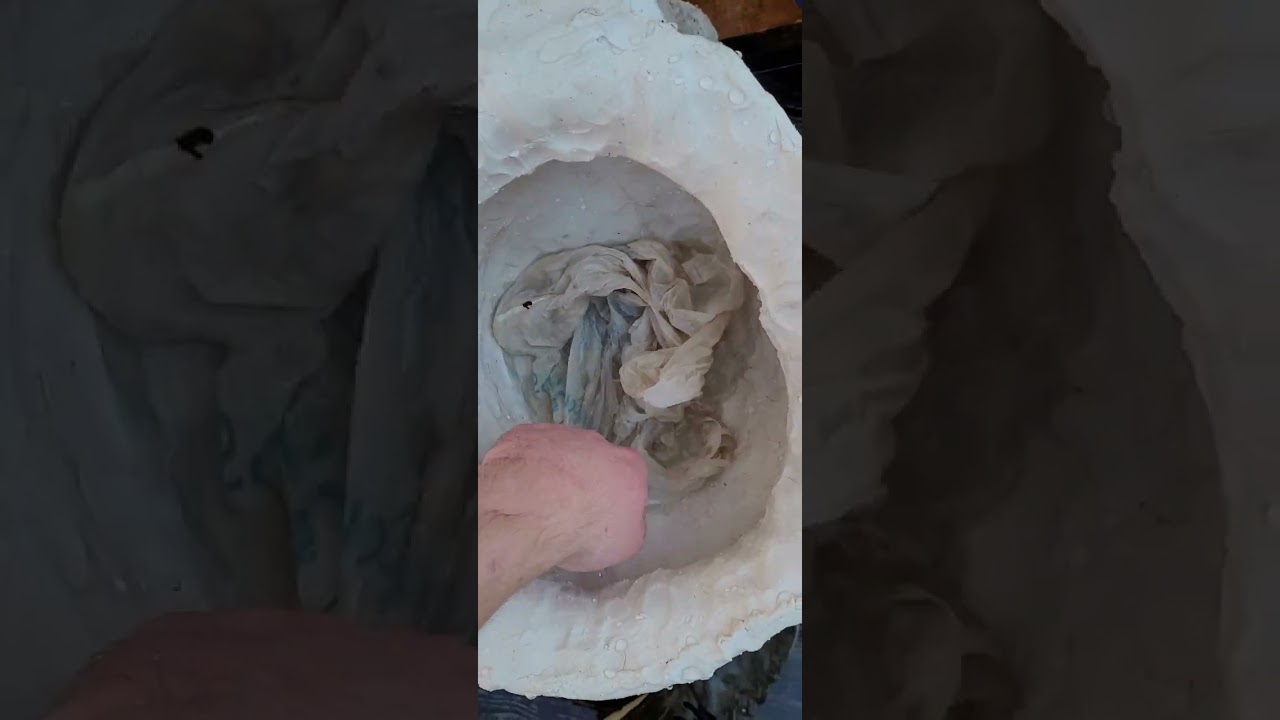 Life Size Clay toilet with consealed siphon jet performance tests.