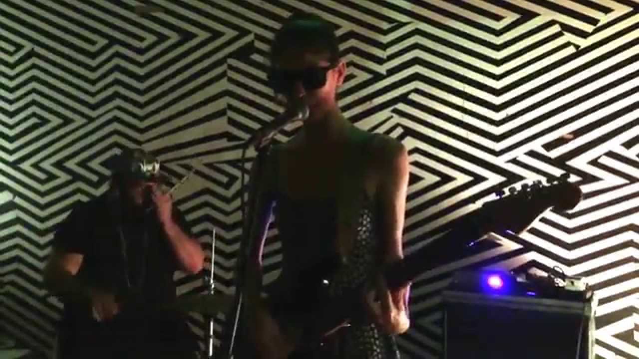 Colleen Green - Taxi Driver, Live at the Sweatshop Gallery, Omaha, NE (9/5/2015)